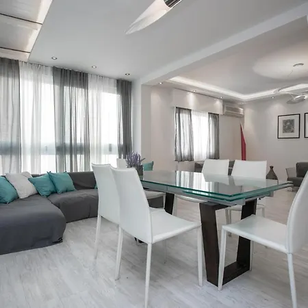 Mayra Seafront Luxury Апартаменты *